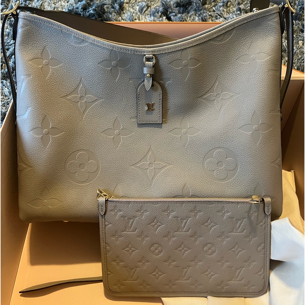 LV CarryAll MM bag in turtle dove